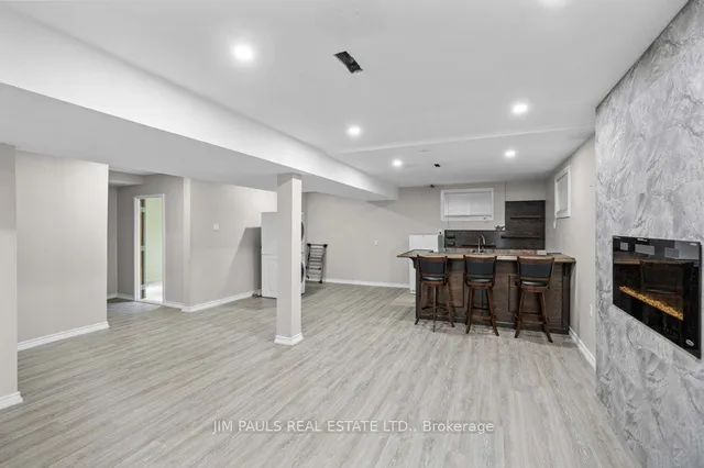 Additional image 26 of 116 Aubrey Ave