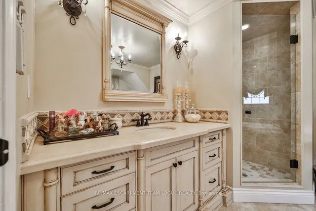 Additional image 23 of 2215 Vista Dr