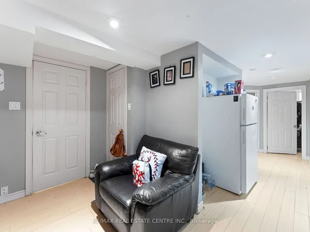 Additional image 26 of 7196 Delmonte Cres