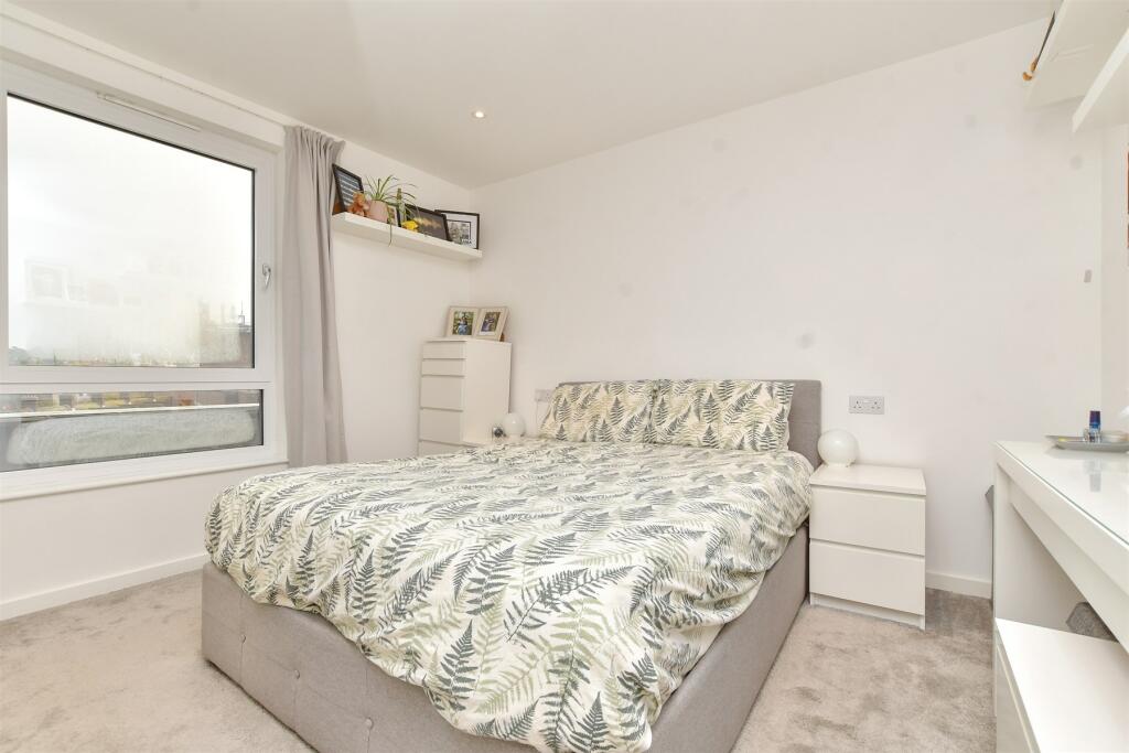 Additional image 7 of High Street, Purley, Surrey