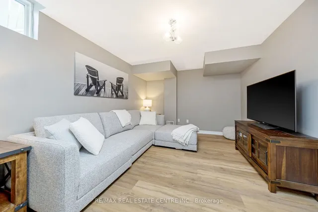 Additional image 38 of 743 Agnew Cres