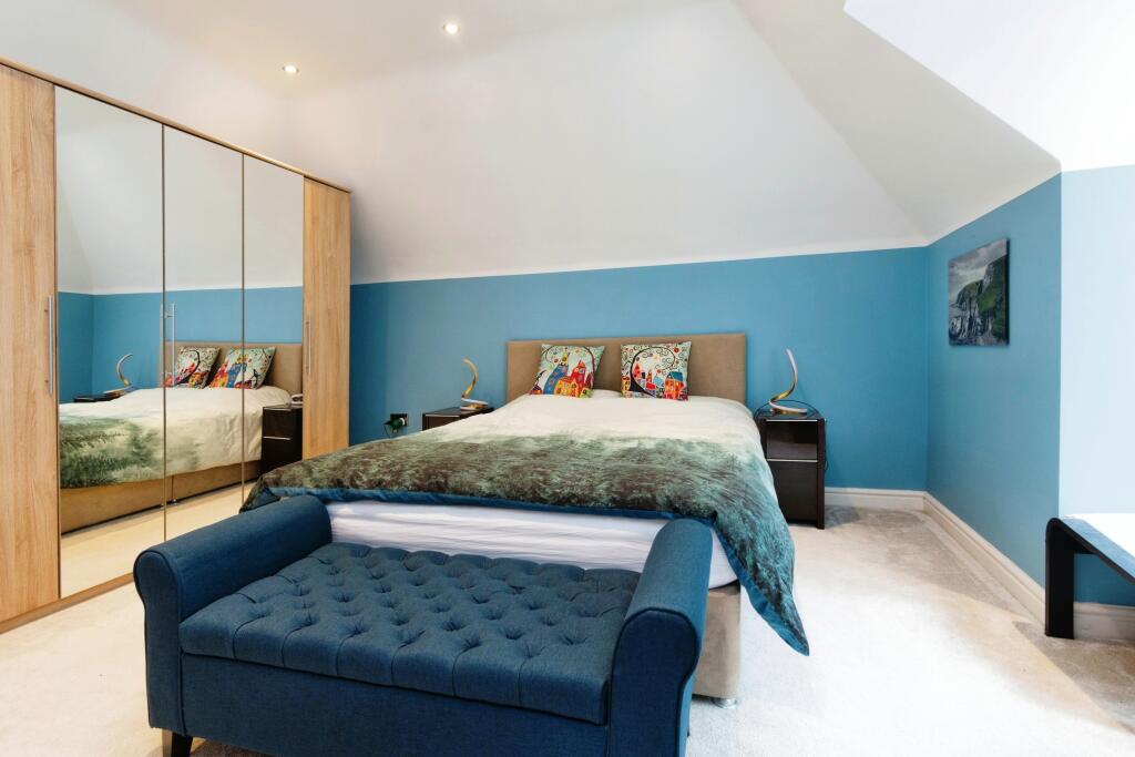 Additional image 15 of Sherwood Oaks, 13 Frensham Road, Kenley, Surrey, CR8