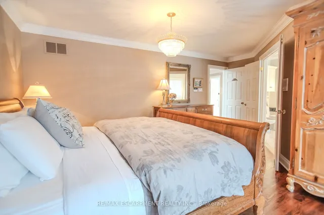 Additional image 24 of 56 Cameo St