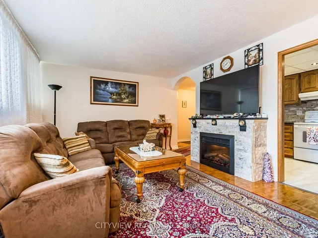 Additional image 11 of 3700 Kaneff Cres Unit 212