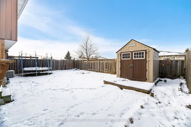 Additional image 36 of 43 Markham Cres