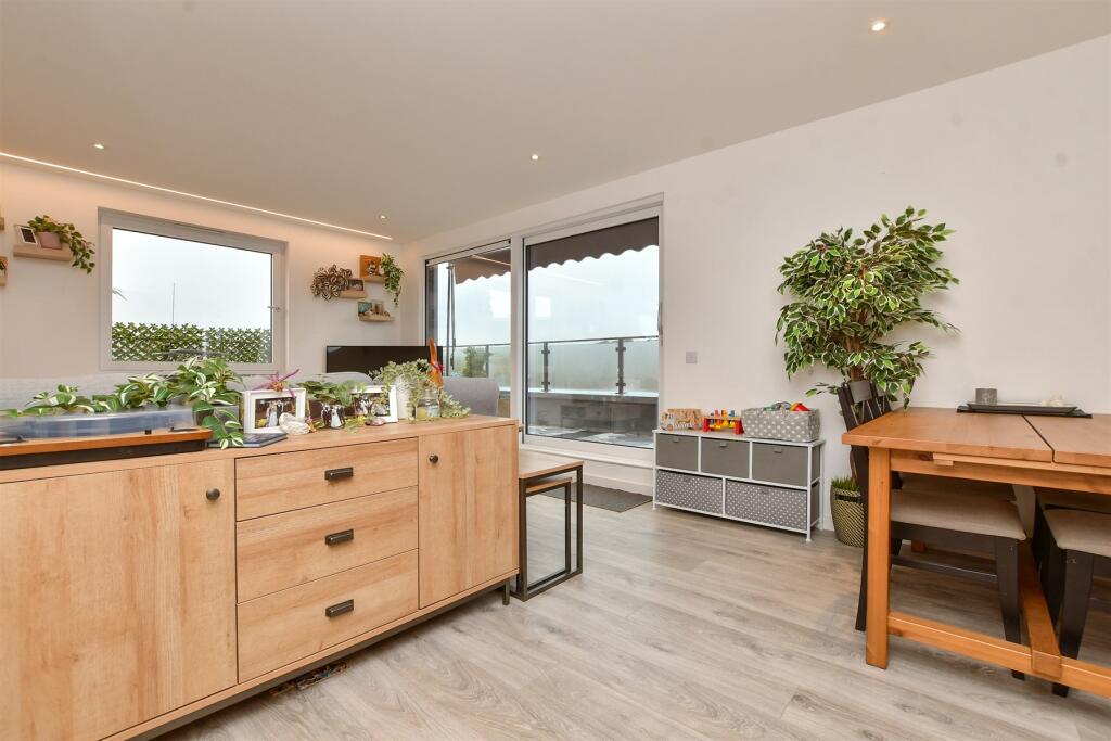 Additional image 5 of High Street, Purley, Surrey