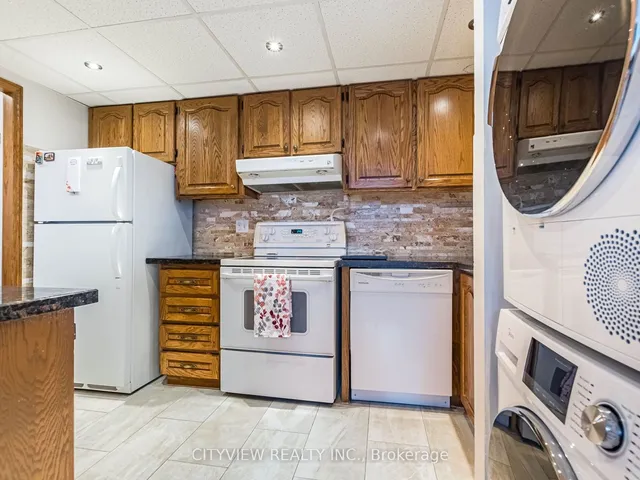 Additional image 17 of 3700 Kaneff Cres Unit 212