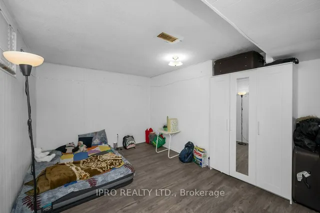 Additional image 29 of 41 Dumbarton Ave