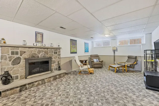 Additional image 29 of 405 Broadway Ave