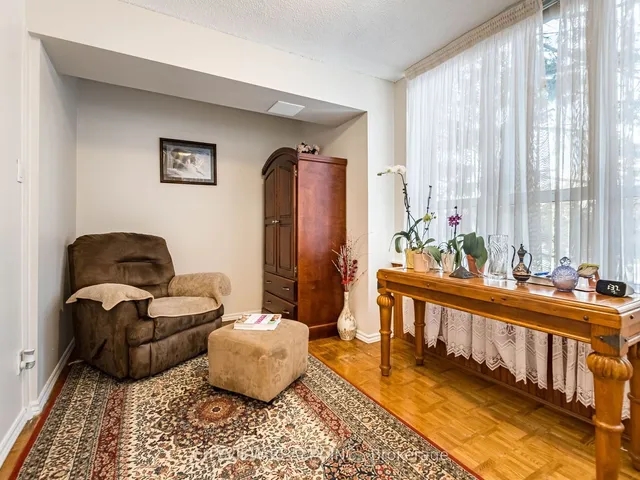 Additional image 12 of 3700 Kaneff Cres Unit 212