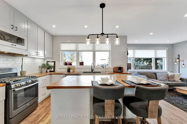 Additional image 13 of 53 Woodbine Cres