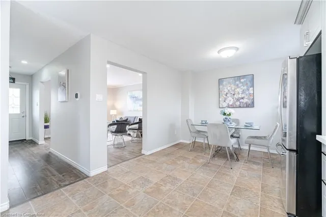 Additional image 19 of 43 Markham Cres