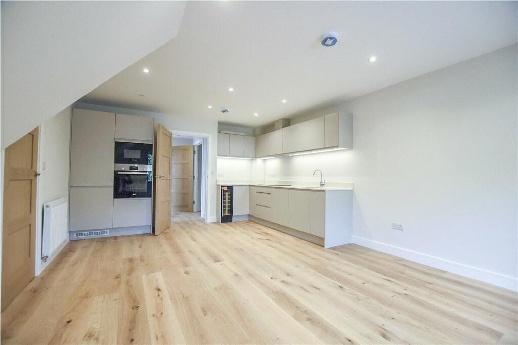 Additional image 2 of Endlesham Court, 131 Woodcote Valley Road, Purley, CR8