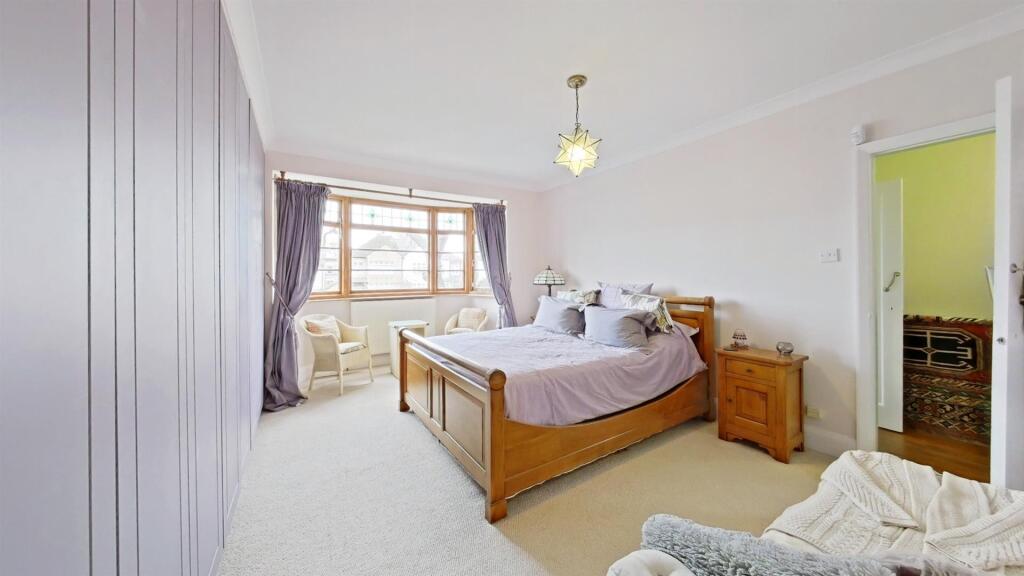 Additional image 12 of Park Crescent, Erith