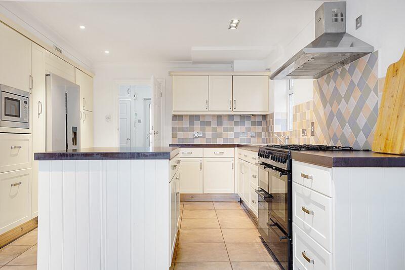 Additional image 26 of Carlton Avenue, Greenhithe