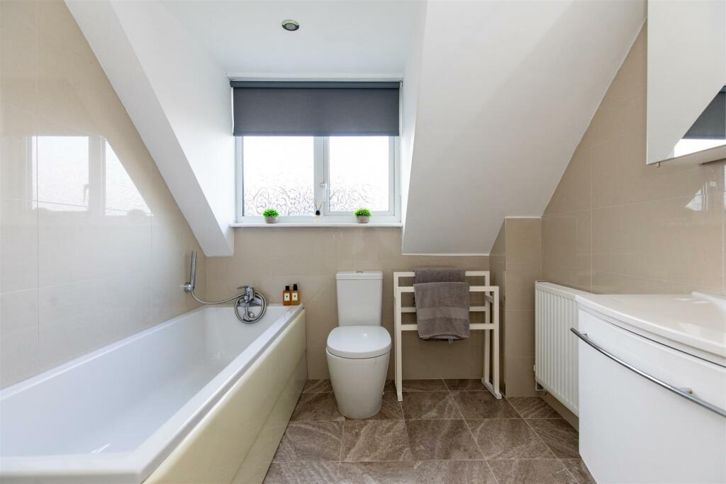 Additional image 11 of Holly Lodge, Wellesbourne