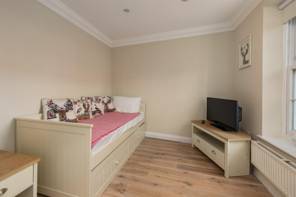 Additional image 19 of Island Wall, Whitstable, CT5