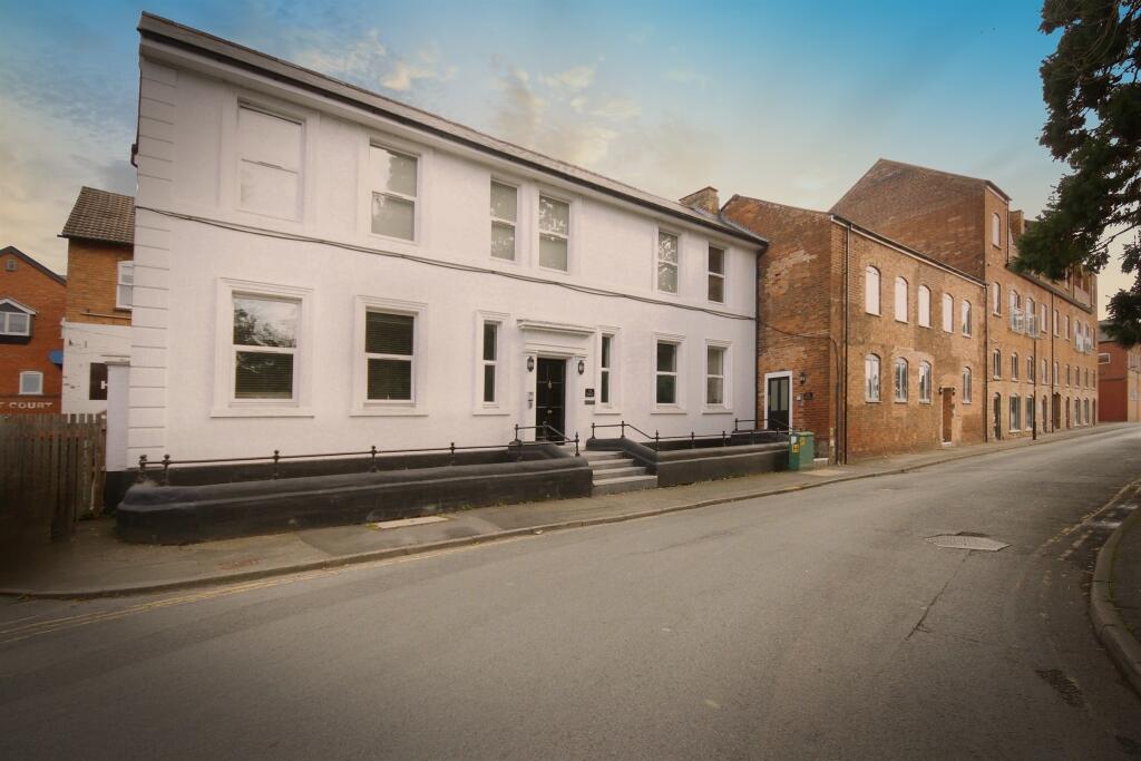 Wharf Street, Warwick