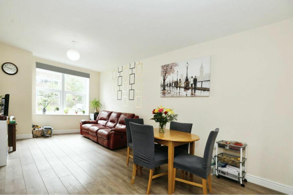 Additional image 12 of Woodside Park, Rugby, CV21