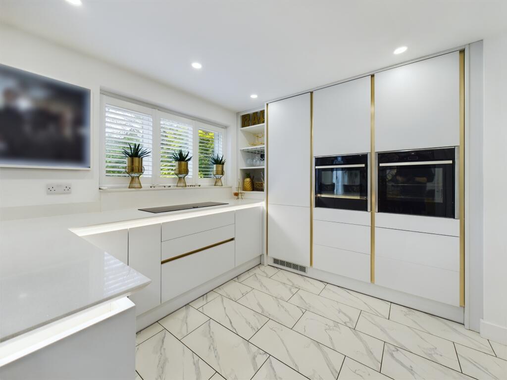 Additional image 5 of Persian Close, City Point