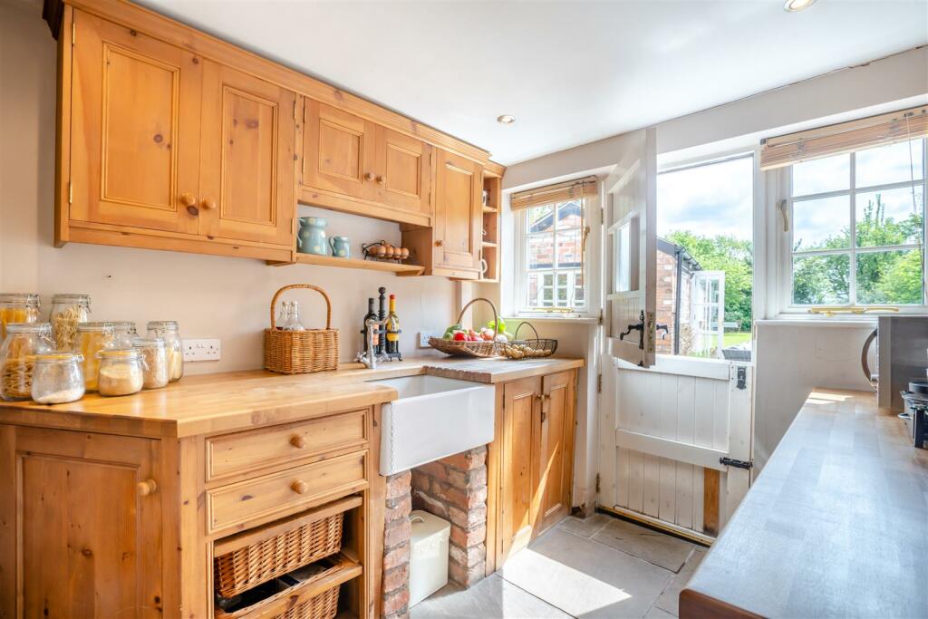 Additional image 15 of A spectacular opportunity to own a Georgian Grade II listed detached property in the heart of the village