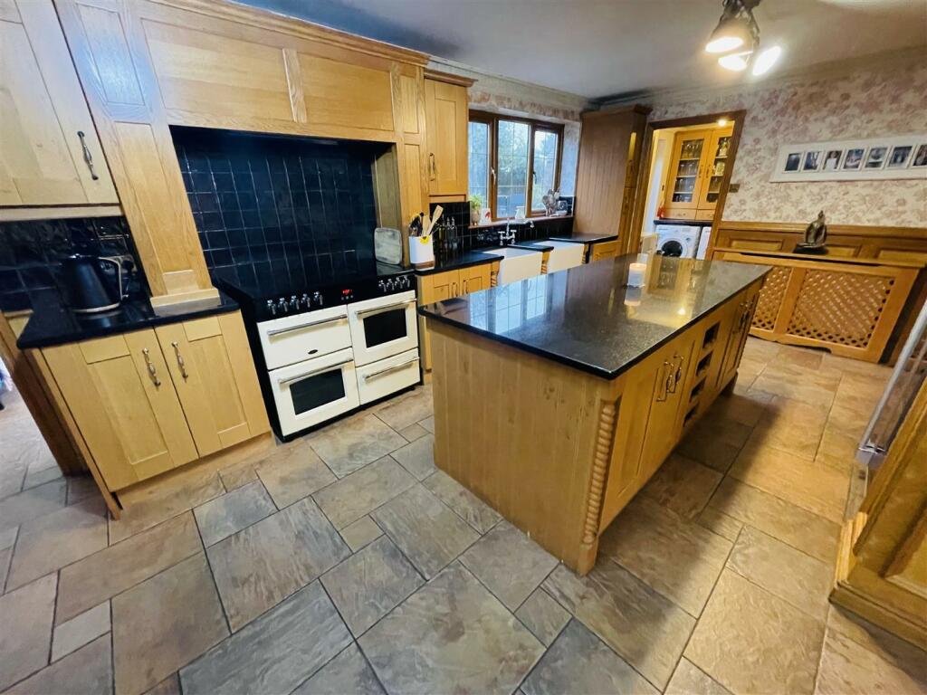 Additional image 10 of Falcon Close, Whitestone