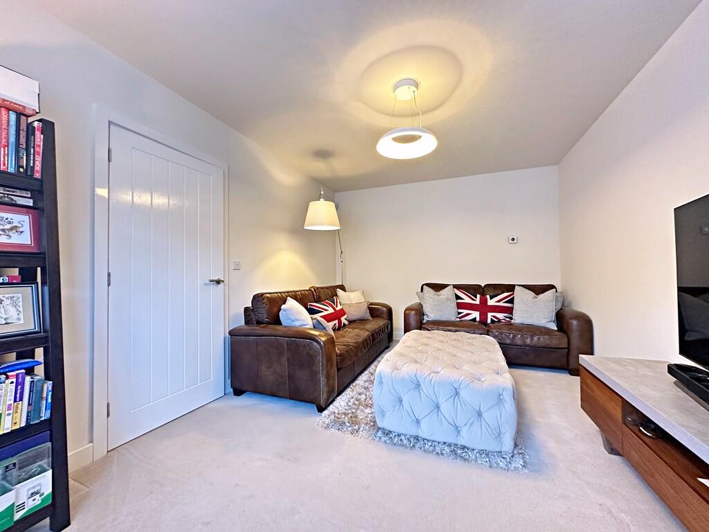 Additional image 16 of Martin Drive, Kenilworth