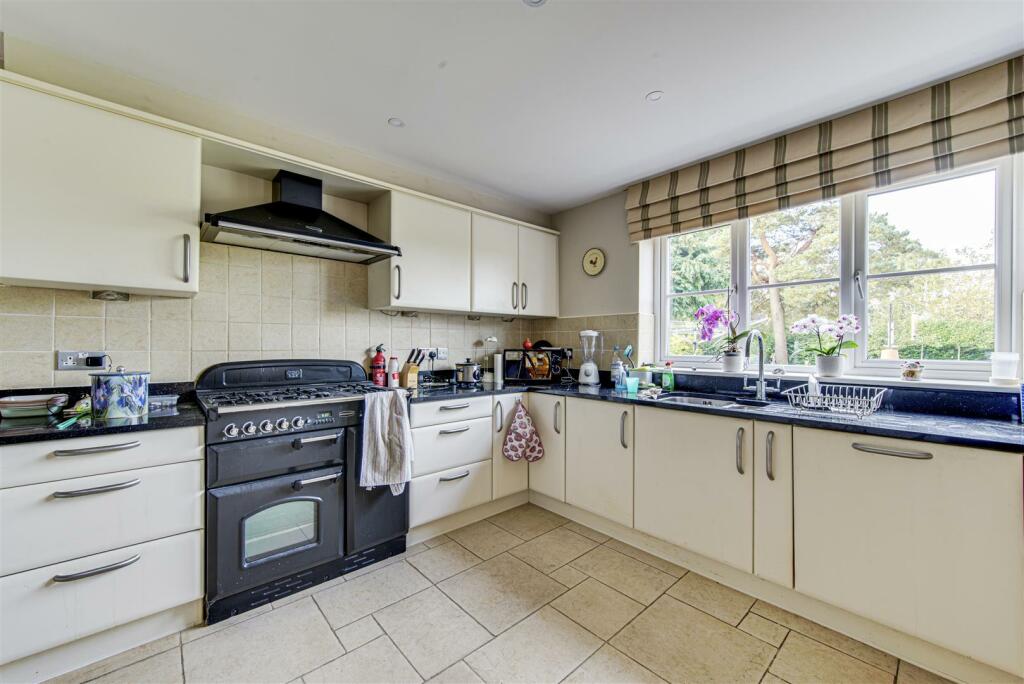 Additional image 23 of Spacious home on the exclusive Blackfirs Lane, Somerford, Congleton