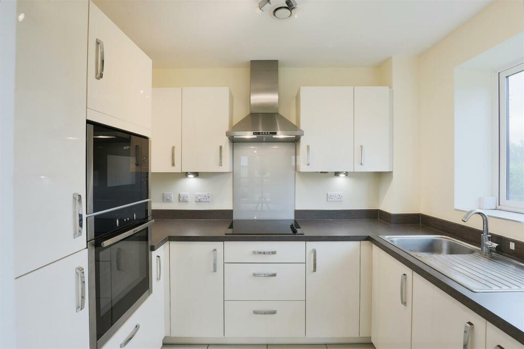 Additional image 6 of Harvard Place, Stratford-Upon-Avon, Warwickshire CV37 8GA