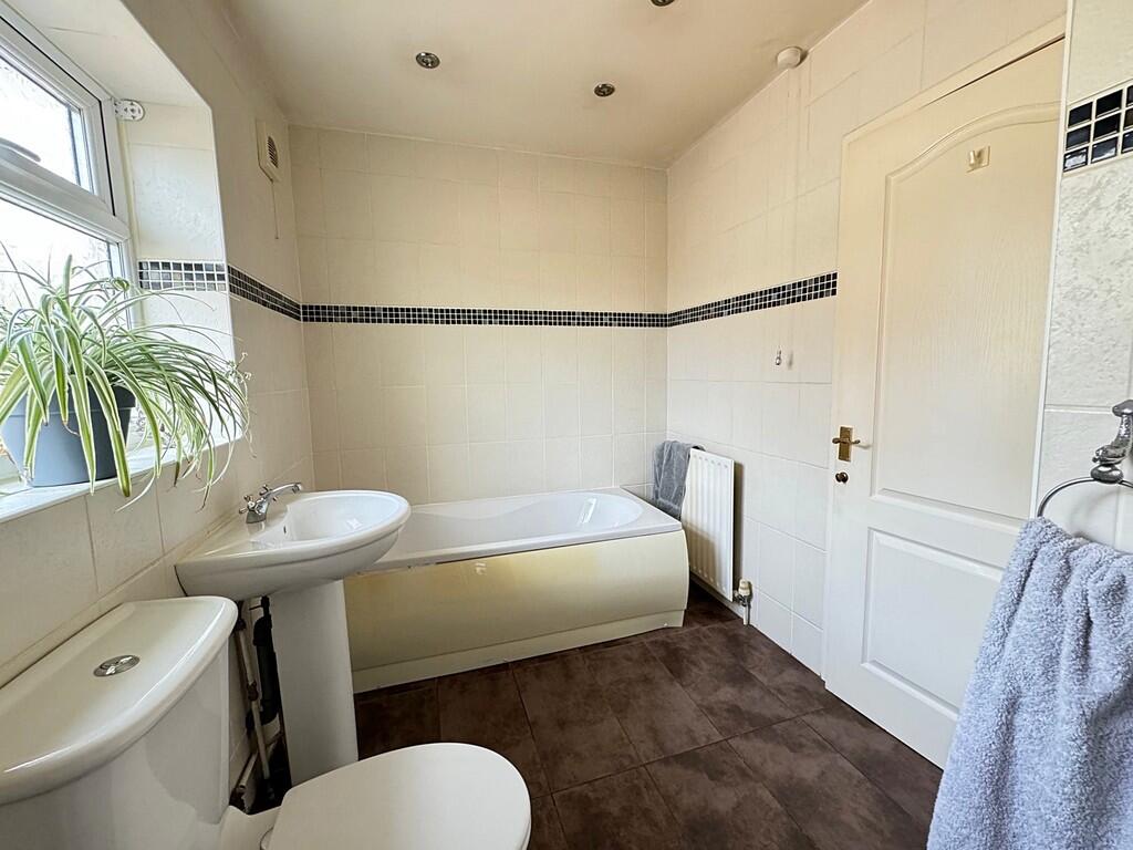 Additional image 9 of Newfield Avenue, Kenilworth