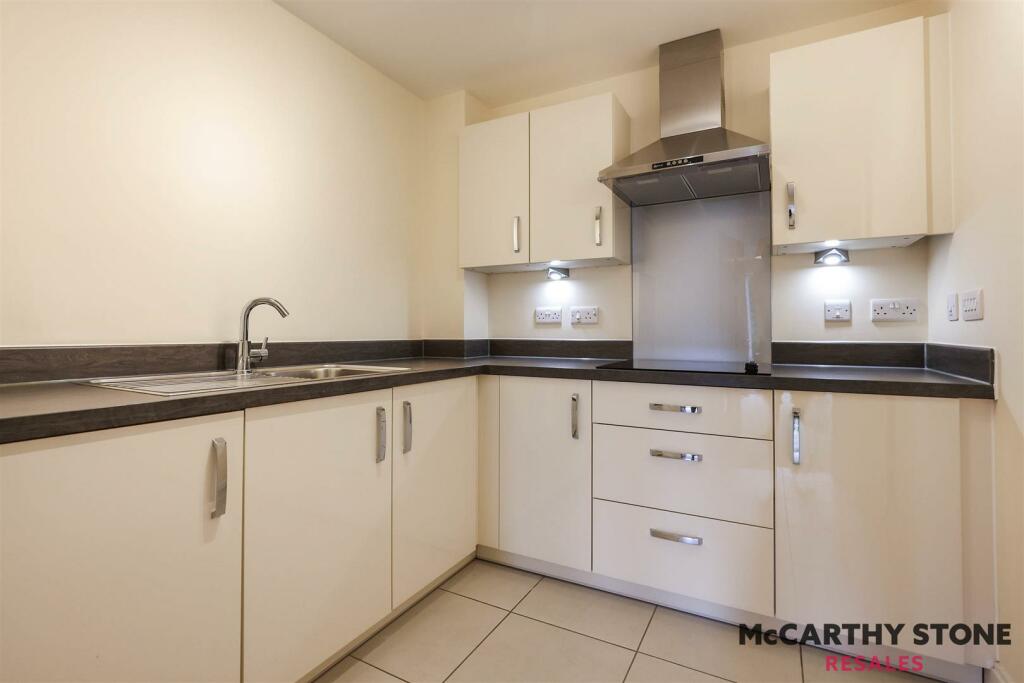 Additional image 10 of Springfield Close, Stratford-Upon-Avon, Warwickshire, CV37 8GA