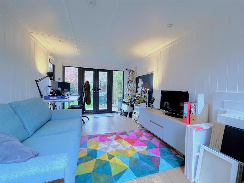 Additional image 31 of Camel Close, Warwick