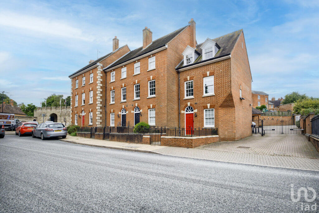 Additional image 5 of St Nicholas Church Street, Warwick, CV34