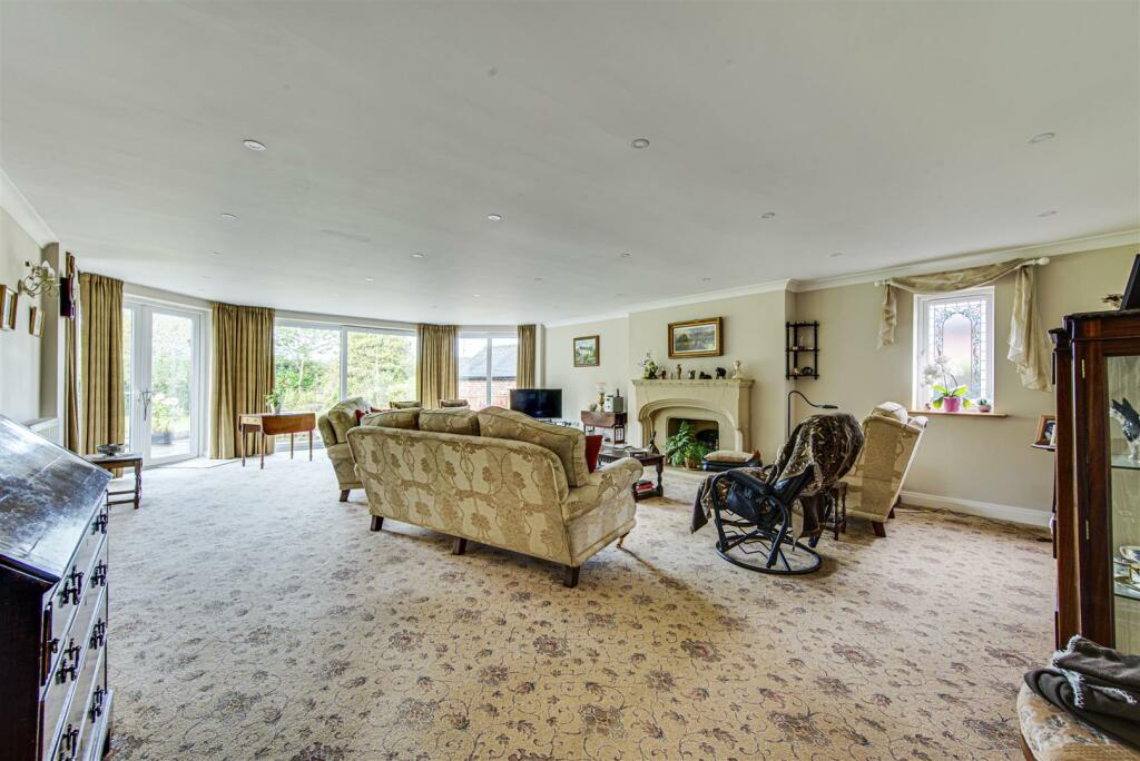 Additional image 10 of Spacious home on the exclusive Blackfirs Lane, Somerford, Congleton