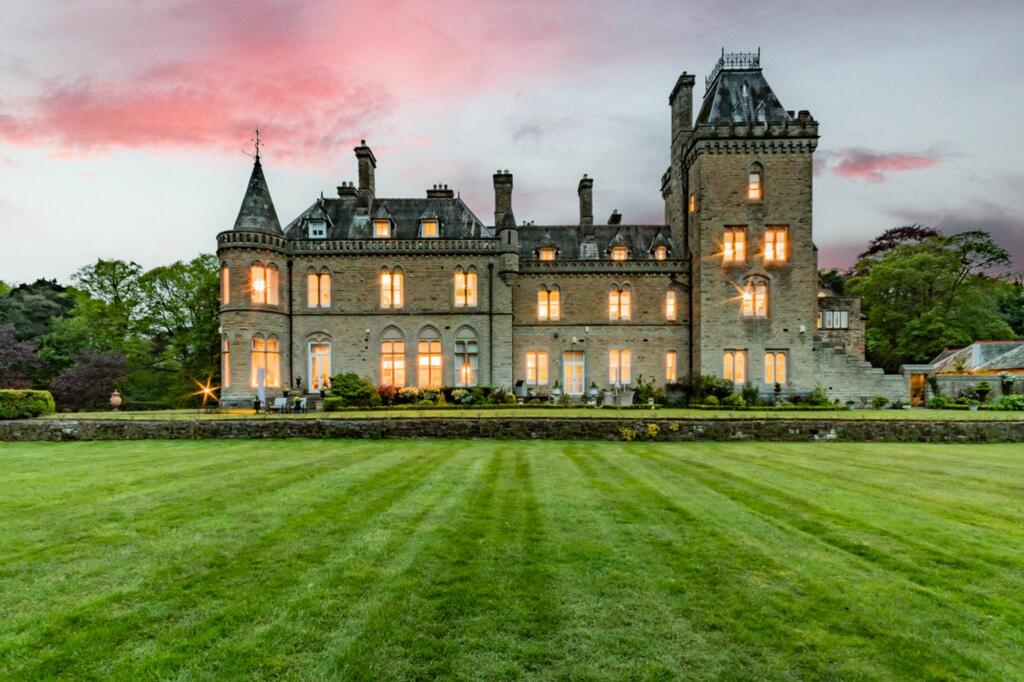 Additional image 9 of Bespoke and luxurious apartment overlooking a lake