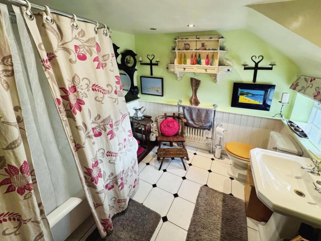 Additional image 9 of High Street, Warwick