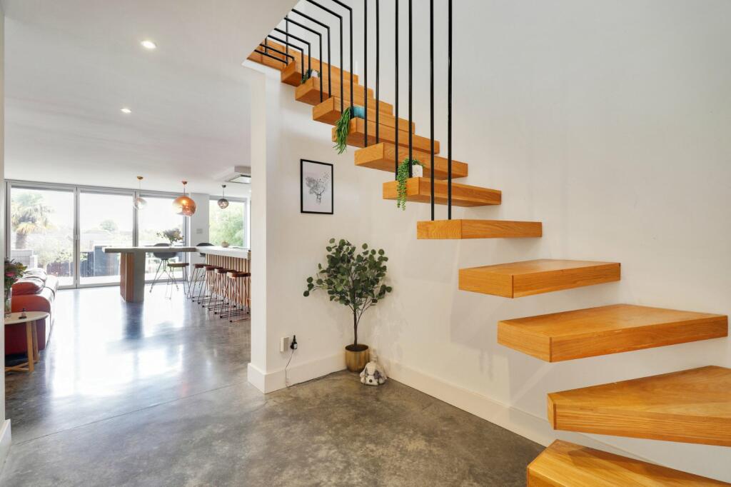 Additional image 10 of Tennyson Walk, Northfleet, Gravesend, Kent, DA11