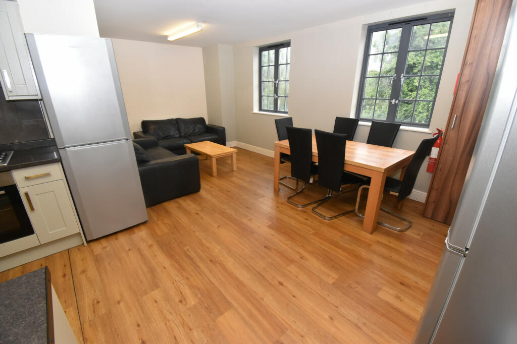 Additional image 2 of Station House, Old Warwick Road, Leamington Spa, Warwickshire, CV31