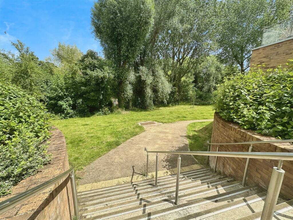 Additional image 29 of Andrews Close, Warwick