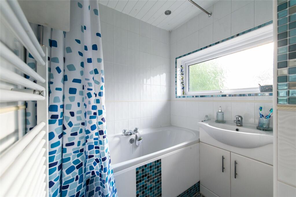 Additional image 13 of Medhurst Crescent, Gravesend, Kent, DA12