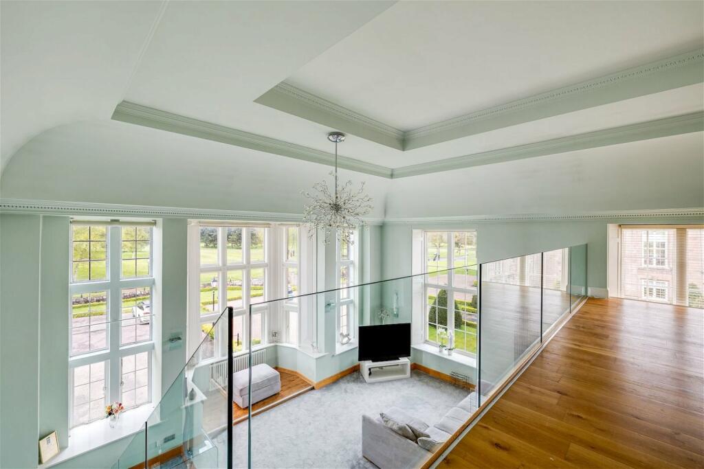 Additional image 10 of Stylish duplex apartment overlooking Vale Royal Abbey golf course