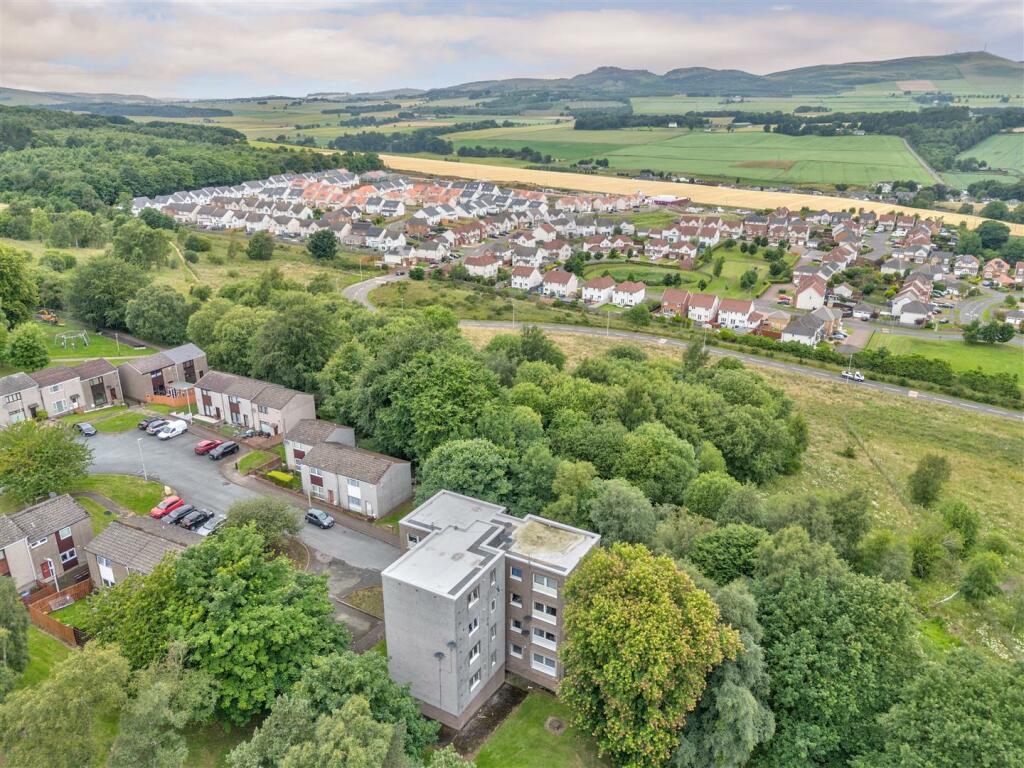 Additional image 7 of Kinneff Crescent, Dundee