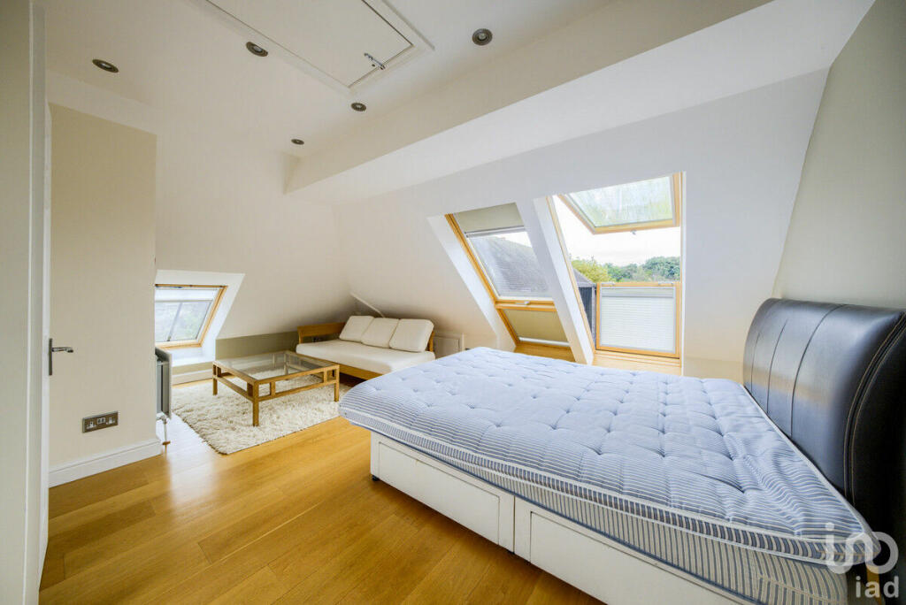 Additional image 7 of St Nicholas Church Street, Warwick, CV34