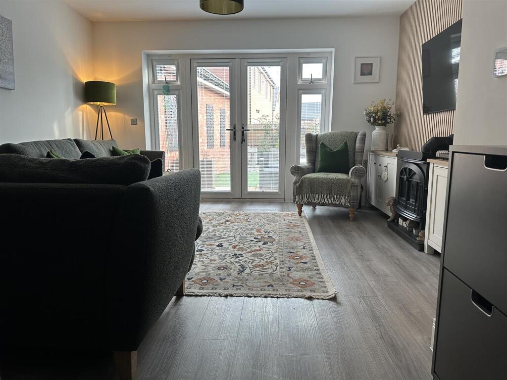 Additional image 4 of Devis Drive, Kenilworth ** QUIET LOCATION **