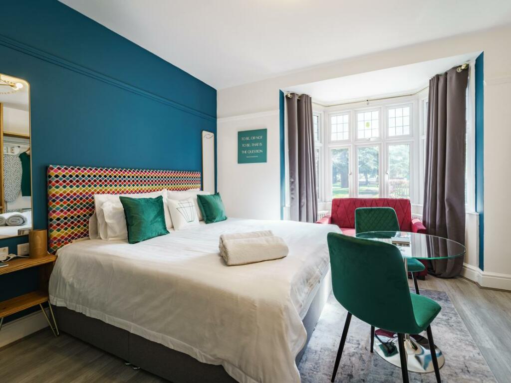 Additional image 5 of Emerald Stays at The Adelphi, 39 Grove Road, Stratford-upon-Avon, CV37 6PB