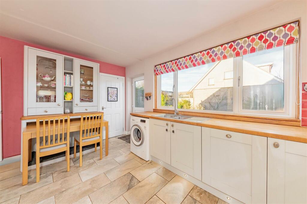 Additional image 8 of Rosemount Road, Birkhill, Dundee
