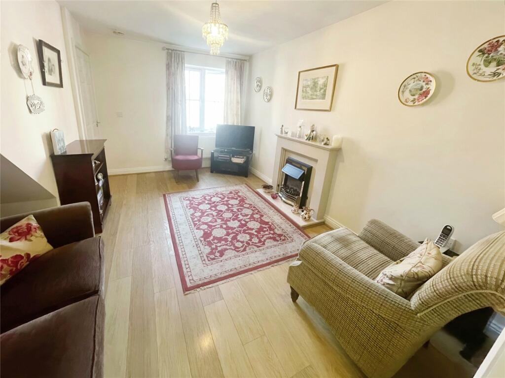 Hedingham Close, Ilkeston, Derbyshire, DE7 photo 2