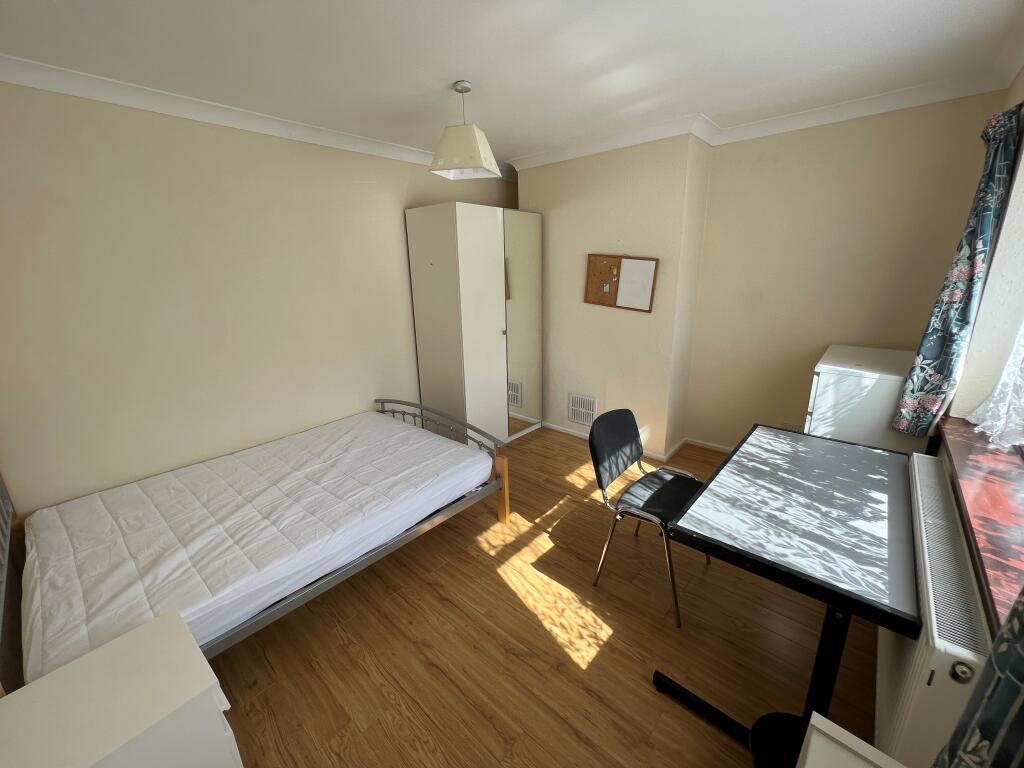 Additional image 4 of Sir Henry Parkes Road, CV4