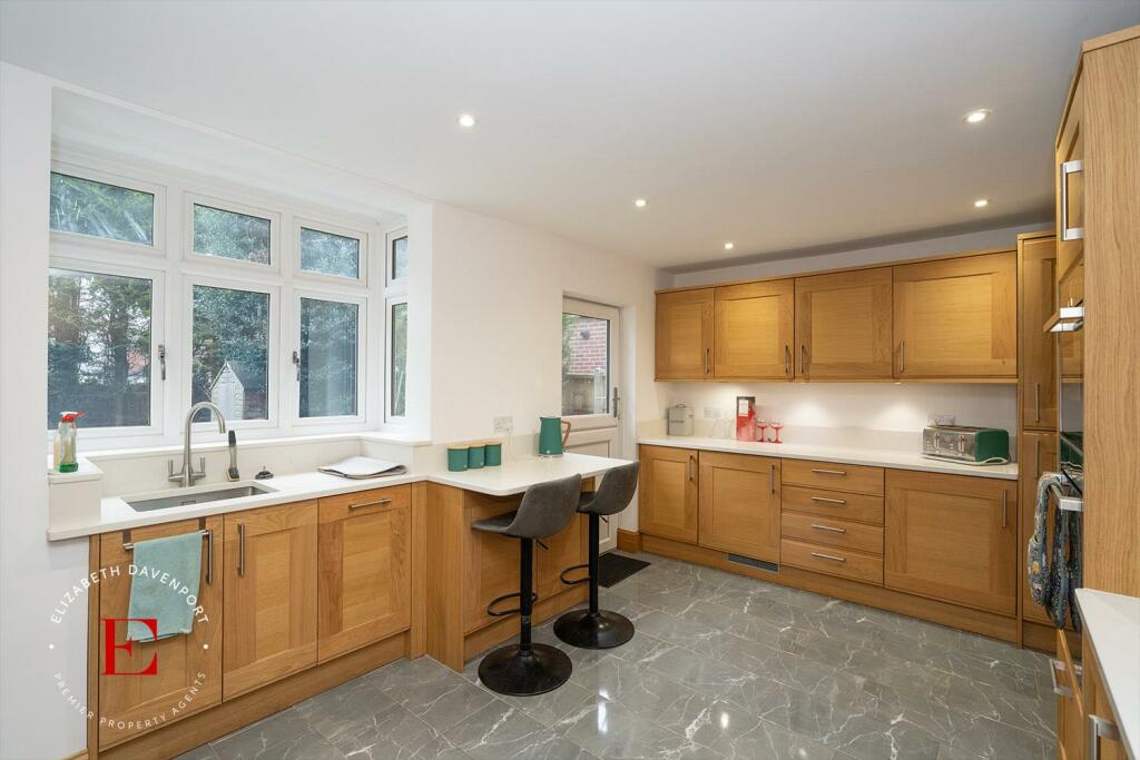 Additional image 25 of Central Avenue, Stoke Park