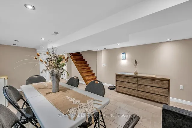 Additional image 29 of 161 Oak Ave